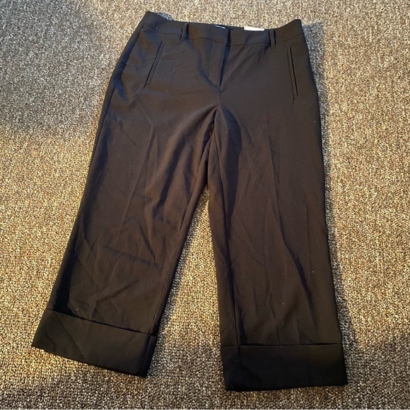 Chico’s Pants Women’s 1 Black Magquie Crop Trousers Flatters Slims Lengthens NWT - Picture 1 of 14